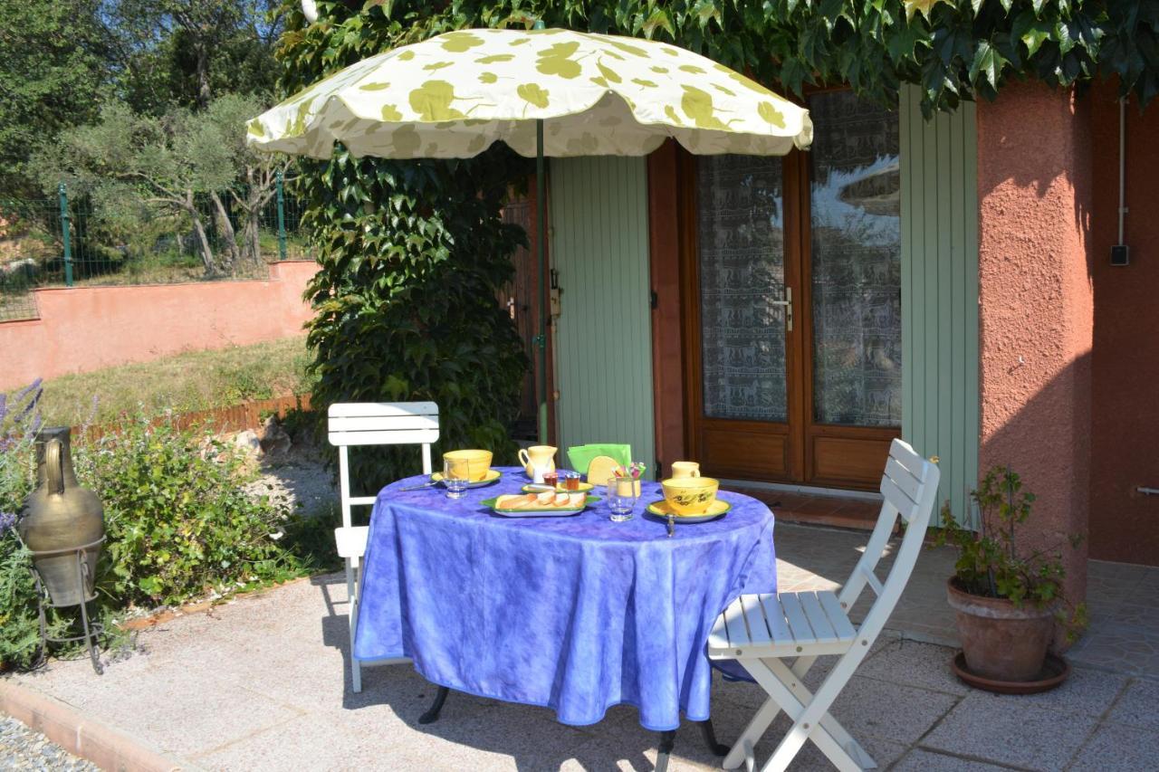 Bed and Breakfast L'Orangette Régusse Exterior foto